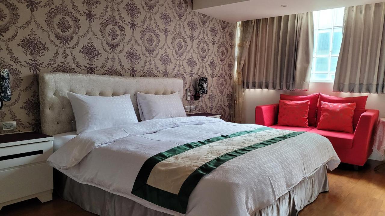 Hotel Left Bank 121 Tainan Esterno foto