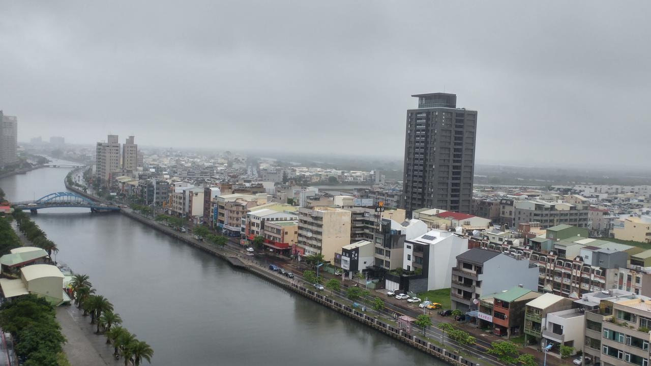 Hotel Left Bank 121 Tainan Esterno foto