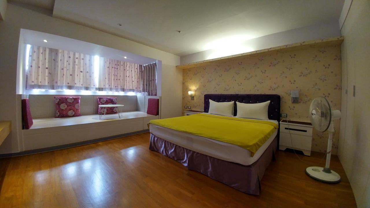 Hotel Left Bank 121 Tainan Esterno foto