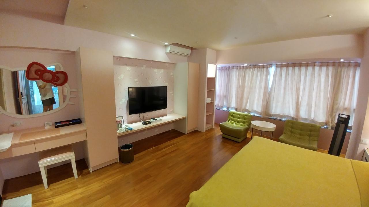 Hotel Left Bank 121 Tainan Esterno foto